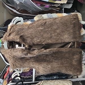 Kenar faux fur vest, clasp closure, size small